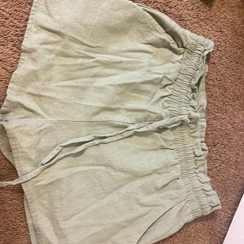 la hearts green high waisted shorts size medium